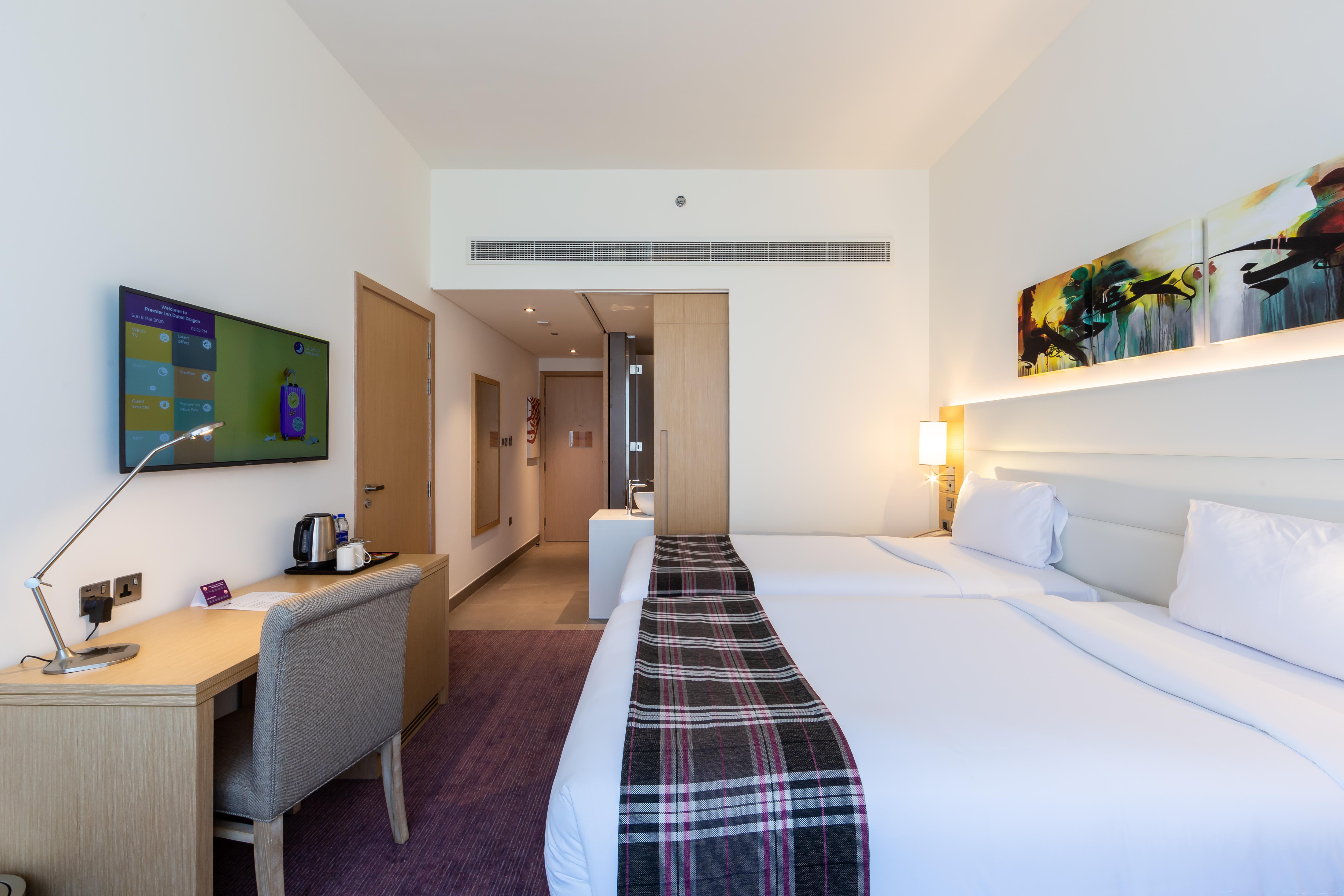 Premier Inn Dubai Dragon Mart Экстерьер фото